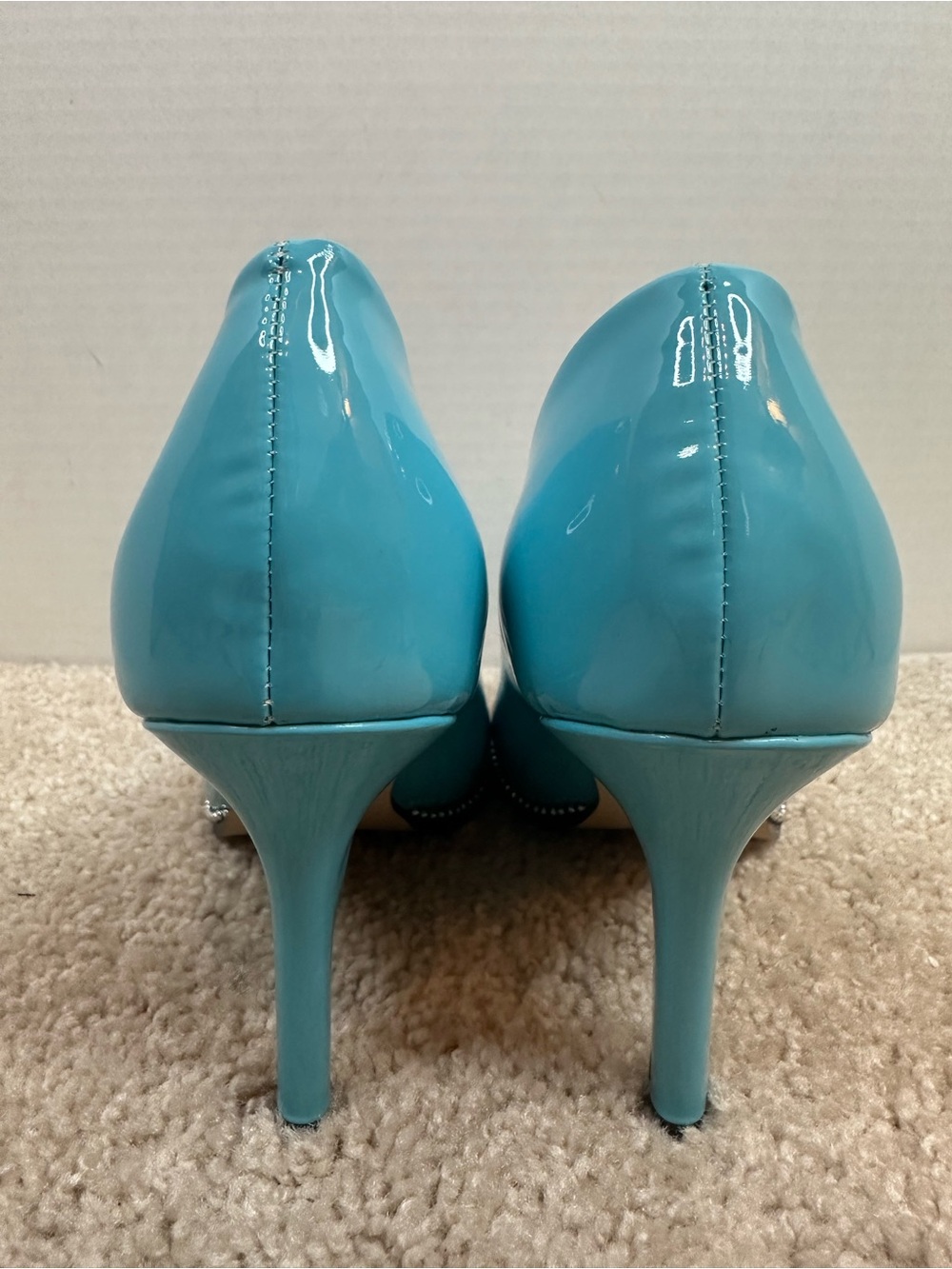 Pointed-Toe Patent Pumps in Turquoise with Stud Trim, size 9.5, new without box - Picture 5 of 8